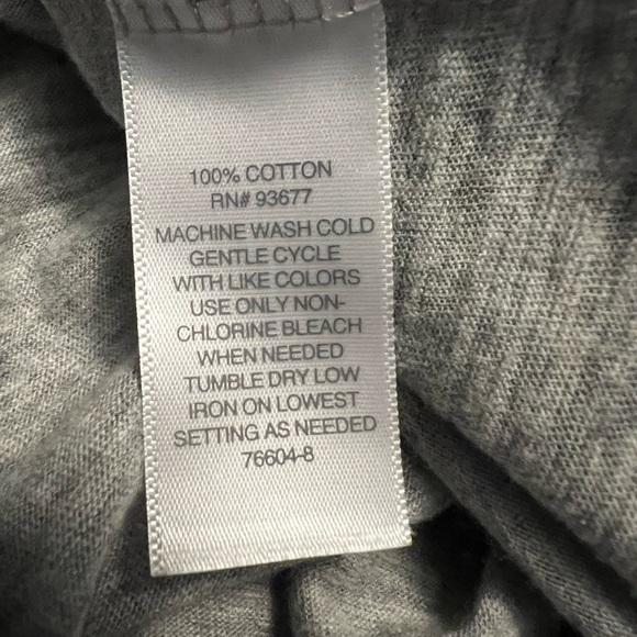 Liz Claiborne Womens V-Neck Short Sleeve T-Shirt / Lt. Grey Dot / Size M (NWT) - Picture 7 of 7